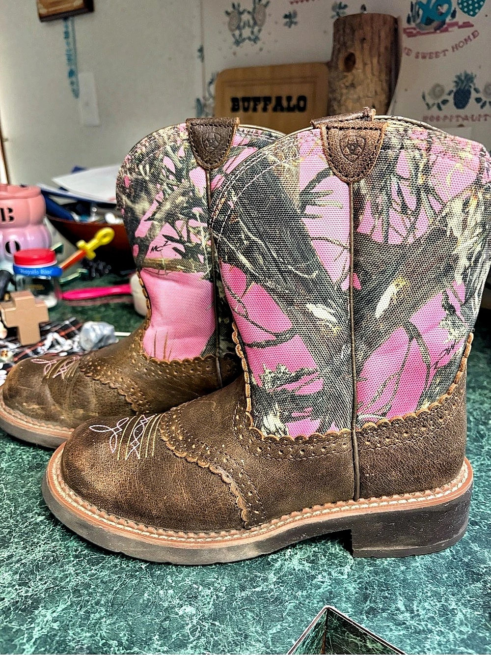 Women’s Ariat Fatbaby Heritage Western Boot Brown & Pink size 9
